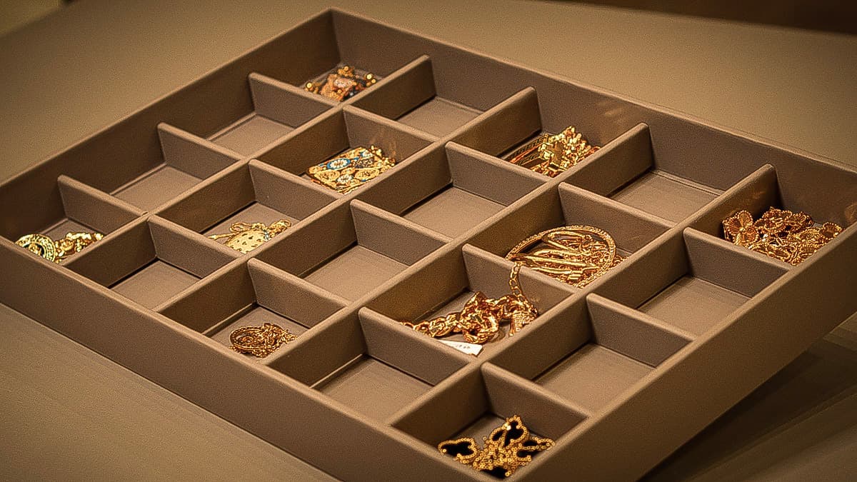 Como organizar o estoque de semijoias por revendedora