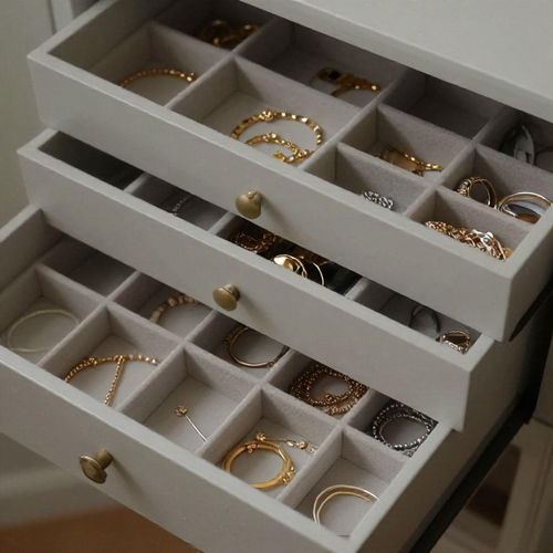 Como Organizar Joias com Divisores de Gavetas para Porta-Joias e Valorizar Seu Espaço