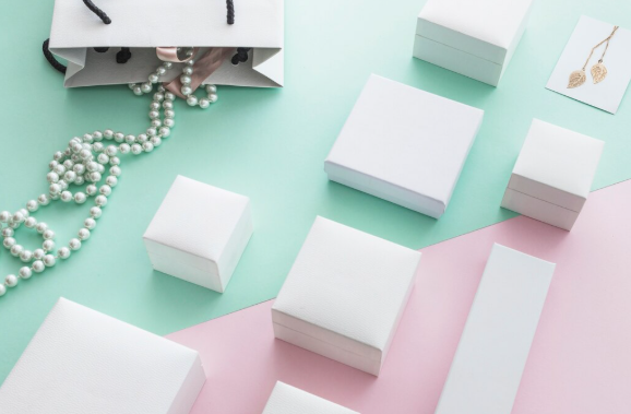 Maleta para Relógios: Organize e Valorize Sua Coleção com Segurança e Estilo